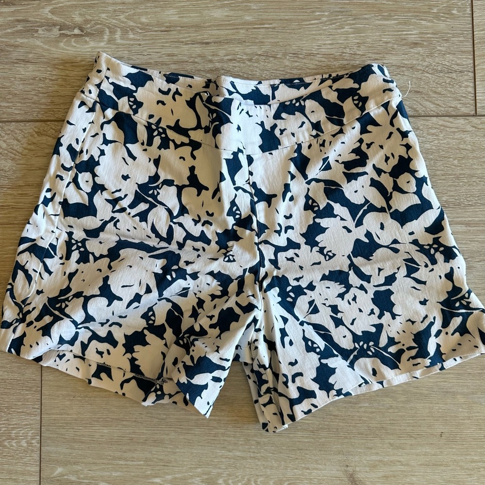 Margaret M Navy and White Floral Women's Slimming Shorts